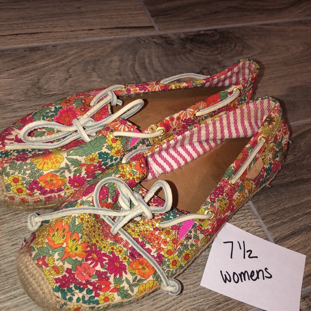 Women’s sperry slide on shoes